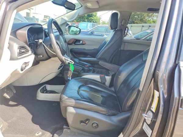 2017 CHRYSLER PACIFICA Touring L