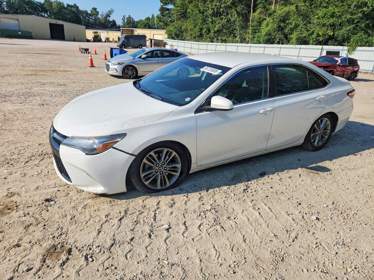 2017 TOYOTA CAMRY LE/SE/XLE/XSE — Front 3/4
