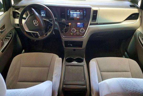 2015 TOYOTA SIENNA