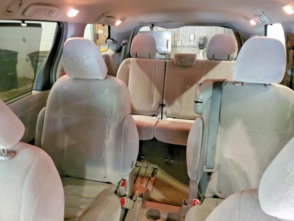 2015 TOYOTA SIENNA