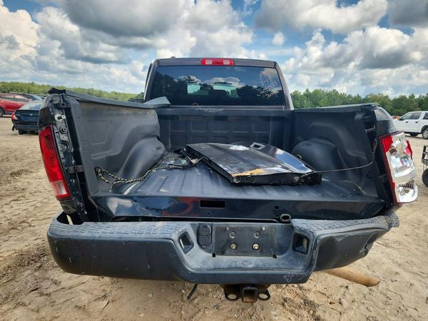 2017 RAM 1500 ST QUAD CAB 4X2