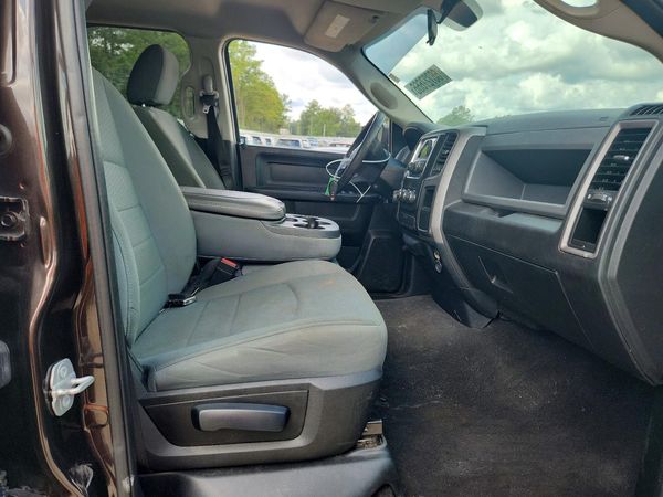 2017 RAM 1500 ST QUAD CAB 4X2