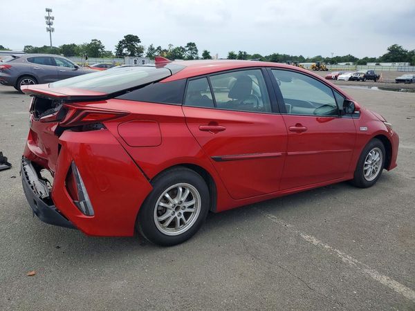 2018 TOYOTA PRIUS Plus/Premium/Advanced