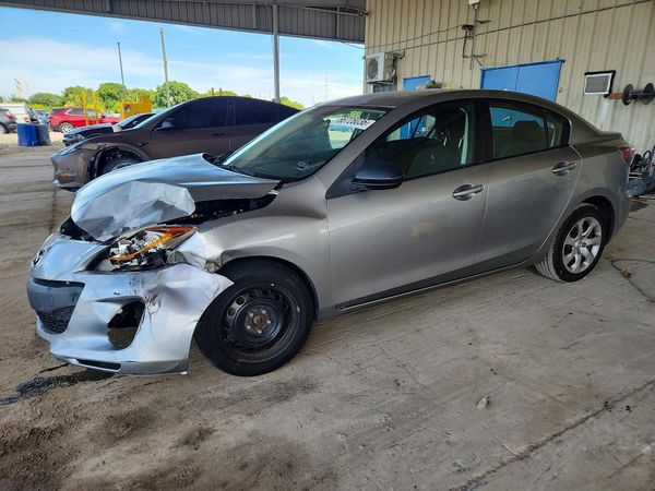 2013 MAZDA 3 Sport/GX