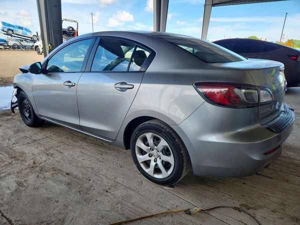 2013 MAZDA 3 Sport/GX
