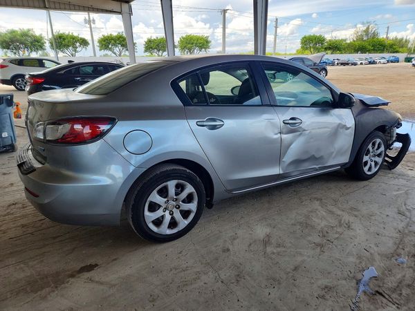 2013 MAZDA 3 Sport/GX