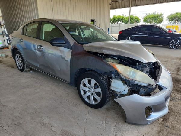2013 MAZDA 3 Sport/GX