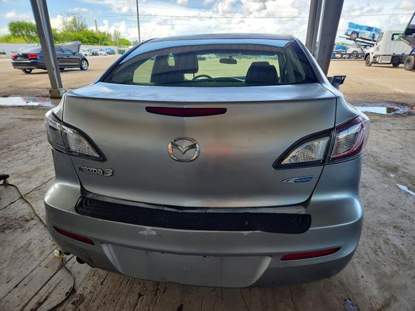 2013 MAZDA 3 Sport/GX