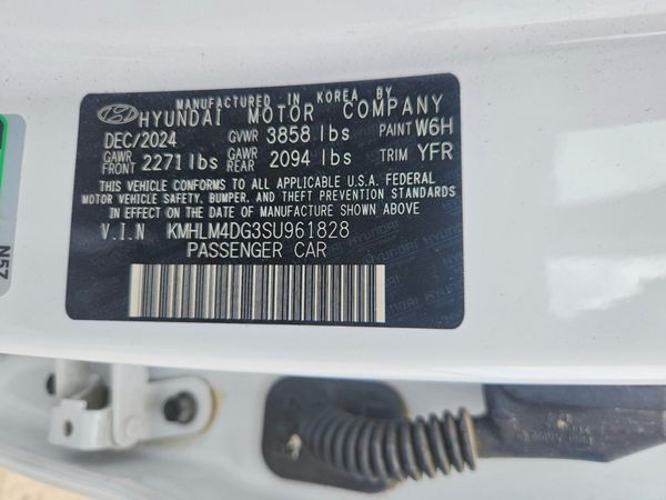 2025 HYUNDAI ELANTRA