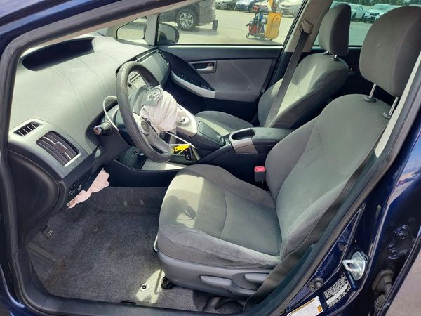 2012 TOYOTA PRIUS — DENT