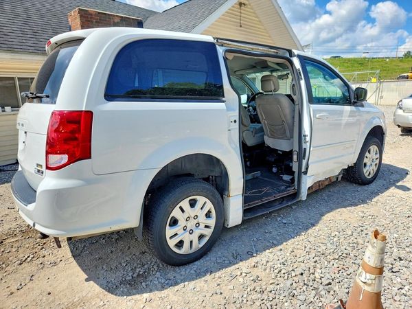 2014 DODGE GRAND CARAVAN SE
