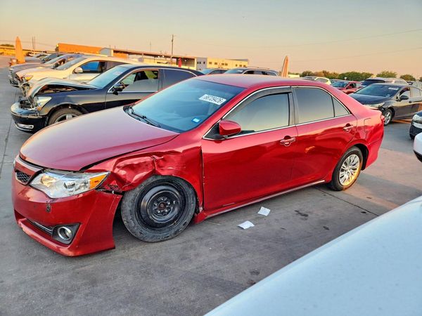 2014 TOYOTA CAMRY