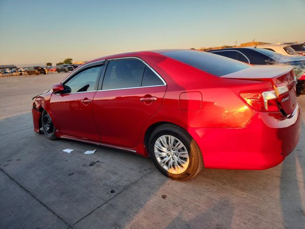 2014 TOYOTA CAMRY
