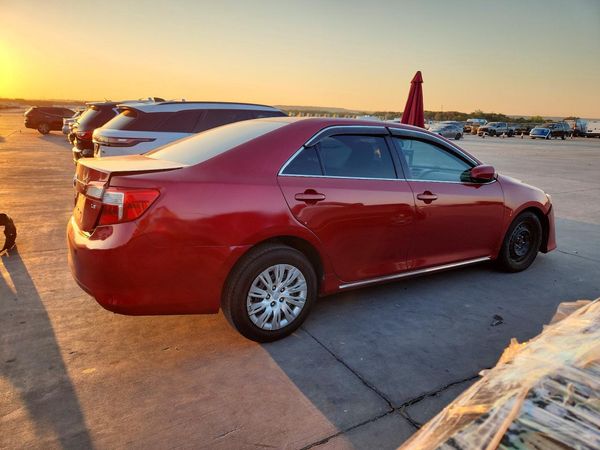 2014 TOYOTA CAMRY