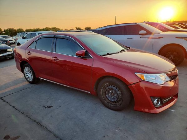 2014 TOYOTA CAMRY
