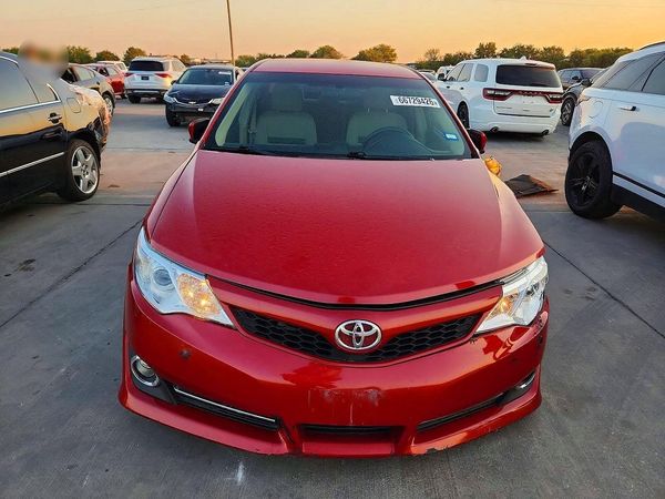 2014 TOYOTA CAMRY