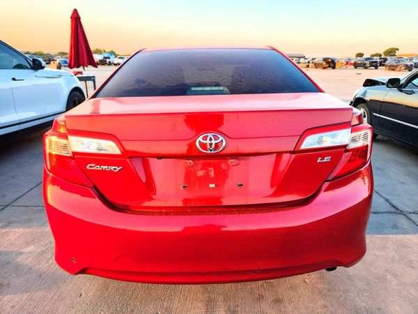 2014 TOYOTA CAMRY