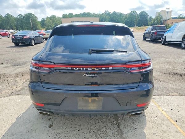 2021 PORSCHE MACAN Base