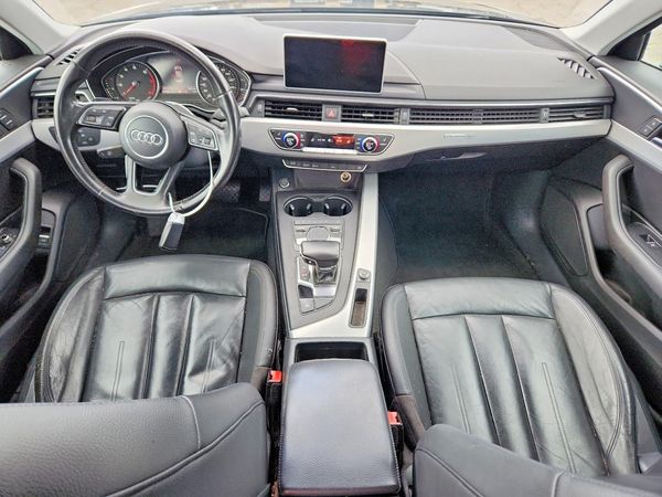 2017 AUDI A4 quattro Premium