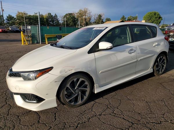 2018 TOYOTA COROLLA — Front 3/4