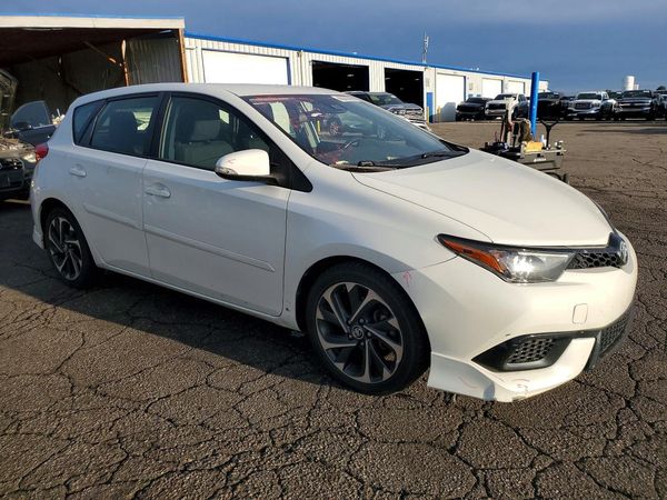 2018 TOYOTA COROLLA — Passenger 3/4