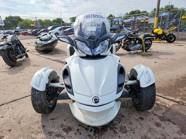 2015 CAN-AM SPYDER — DIRF