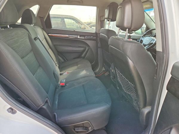2014 KIA SORENTO Base/ LX
