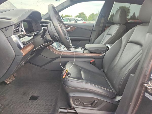 2021 AUDI Q8