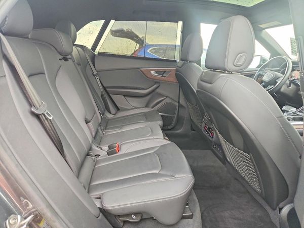 2021 AUDI Q8