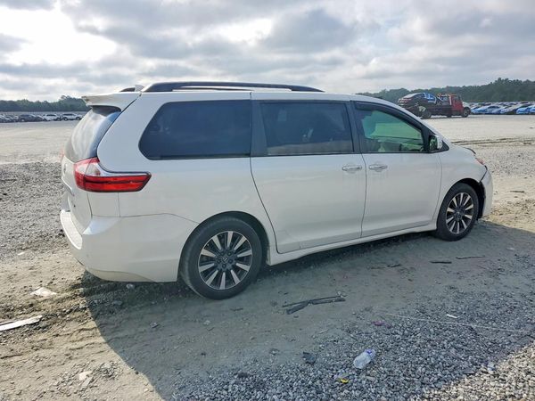 2018 TOYOTA SIENNA