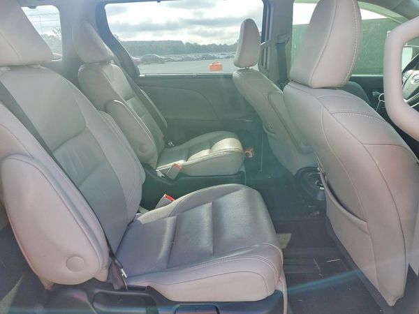 2018 TOYOTA SIENNA