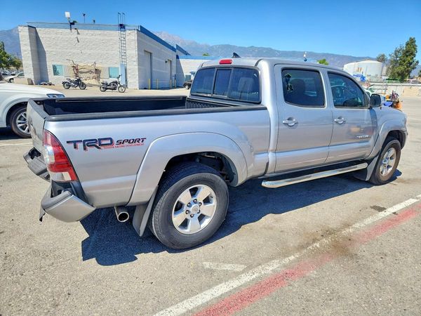 2015 TOYOTA TACOMA Delux Grade