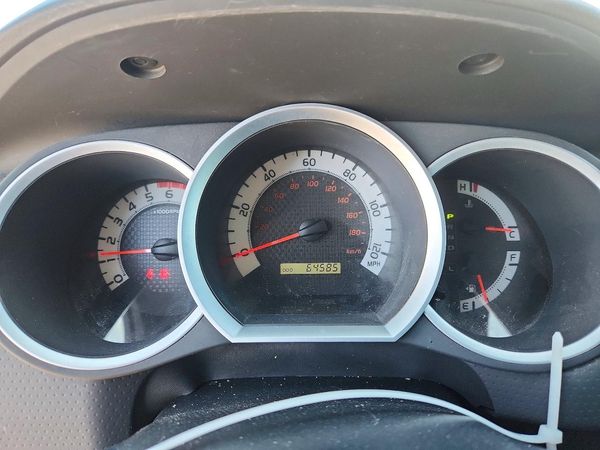 2015 TOYOTA TACOMA Delux Grade