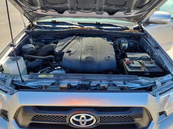 2015 TOYOTA TACOMA Delux Grade