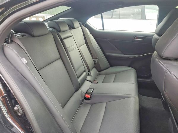 2021 LEXUS IS 300 Comfort
