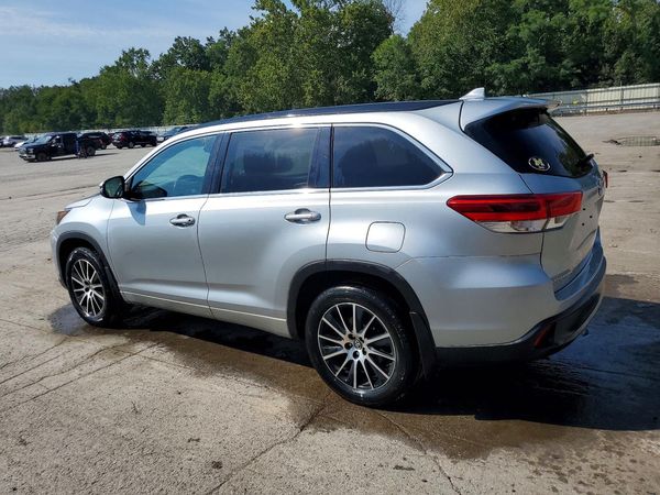 2017 TOYOTA HIGHLANDER SE/XLE