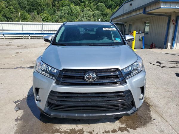 2017 TOYOTA HIGHLANDER SE/XLE