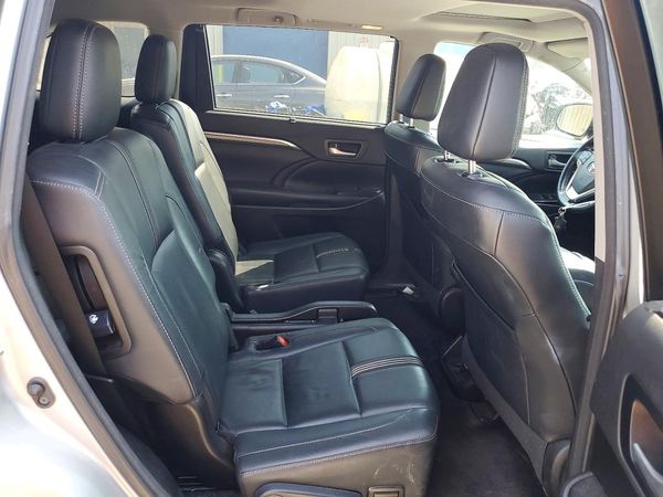 2017 TOYOTA HIGHLANDER SE/XLE