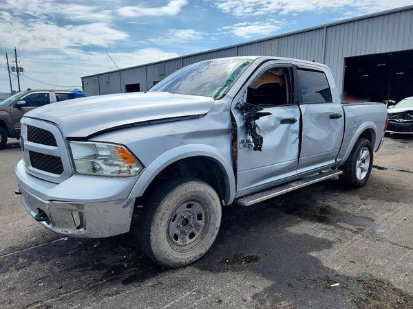 2014 RAM 1500 SLT