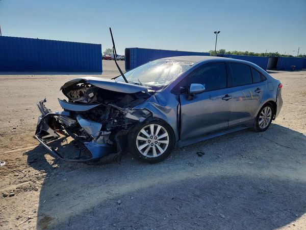 2020 TOYOTA COROLLA LE — Front 3/4