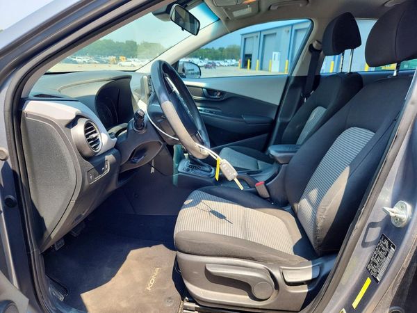 2020 HYUNDAI KONA SE