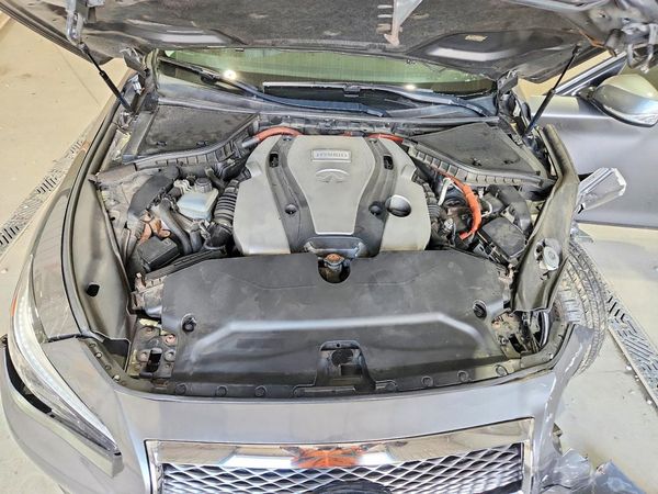 2015 INFINITI Q50 HYBRID