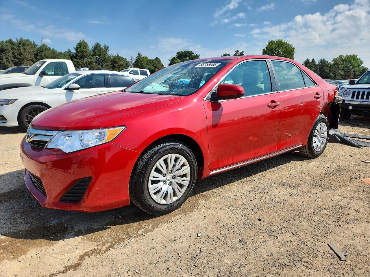 2014 TOYOTA CAMRY — Front 3/4