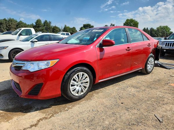 2014 TOYOTA CAMRY