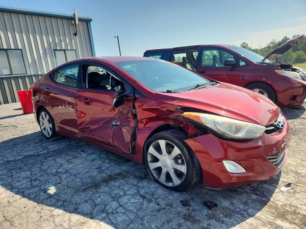 2013 HYUNDAI ELANTRA — Passenger 3/4