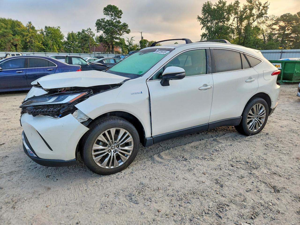 2021 TOYOTA VENZA — Front 3/4