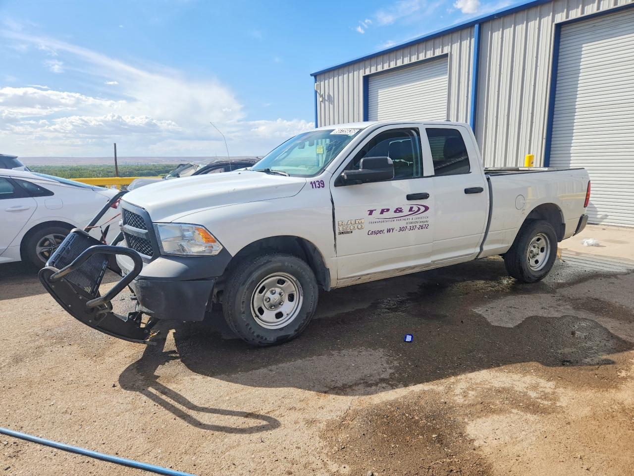 2022 RAM 1500 CLASSIC Tradesman — Front 3/4