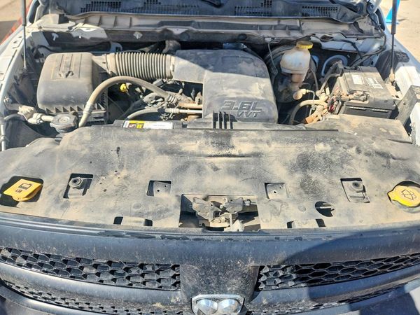 2022 RAM 1500 CLASSIC Tradesman — Engine bay