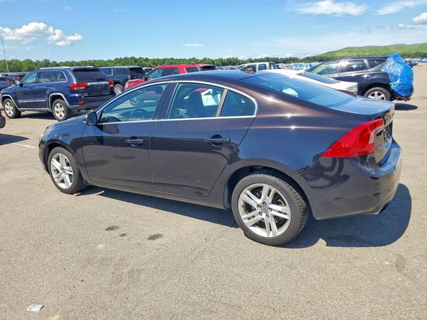 2015 VOLVO S60 Premier (non R design)