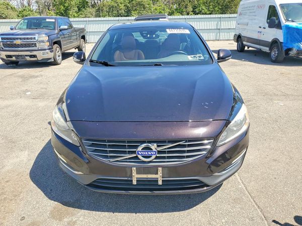 2015 VOLVO S60 Premier (non R design)